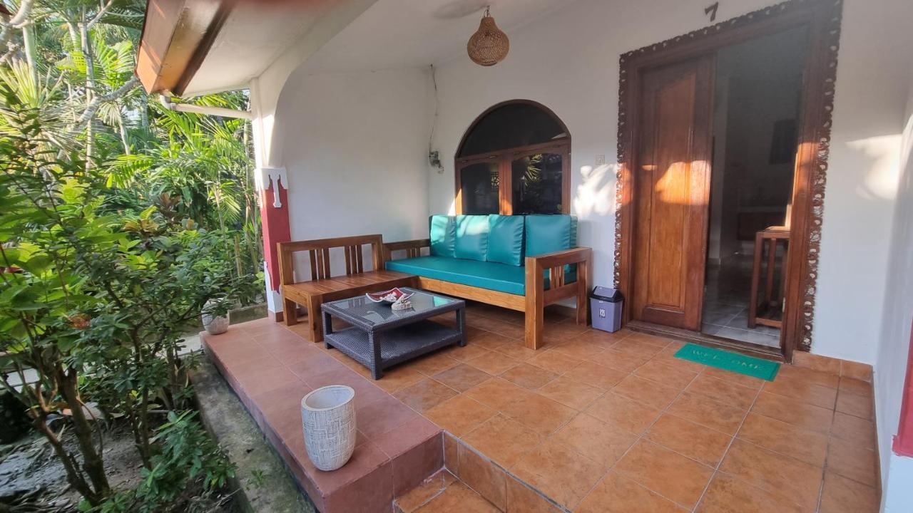 Catra Homestay Beach Apartments Candi Dasa  Bagian luar foto